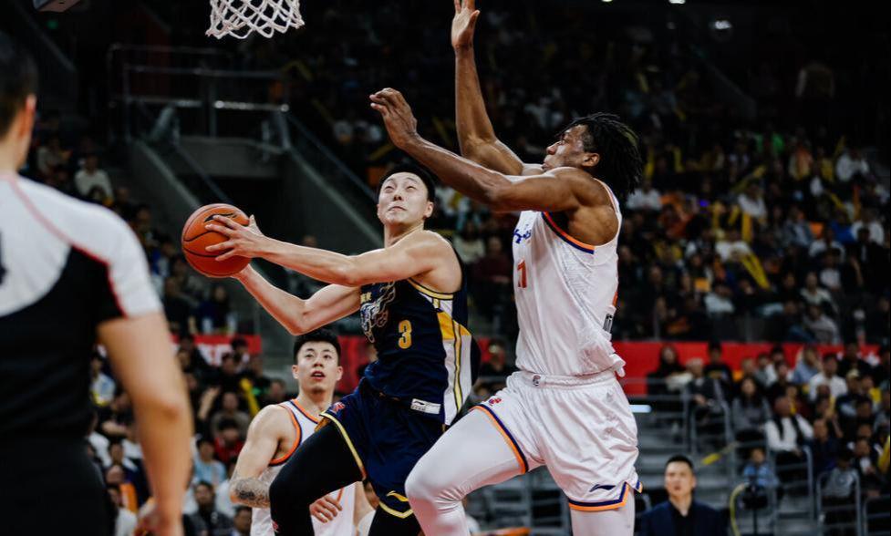 辽宁打出神剧本，深圳爆冷跌出前四，一阶段仅2队有冠军相